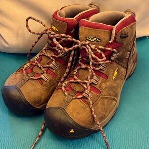 KEEN Utility Detroit XT Mid 1020089 Waterproof Steel Toe Size 9 W; VG Preowned